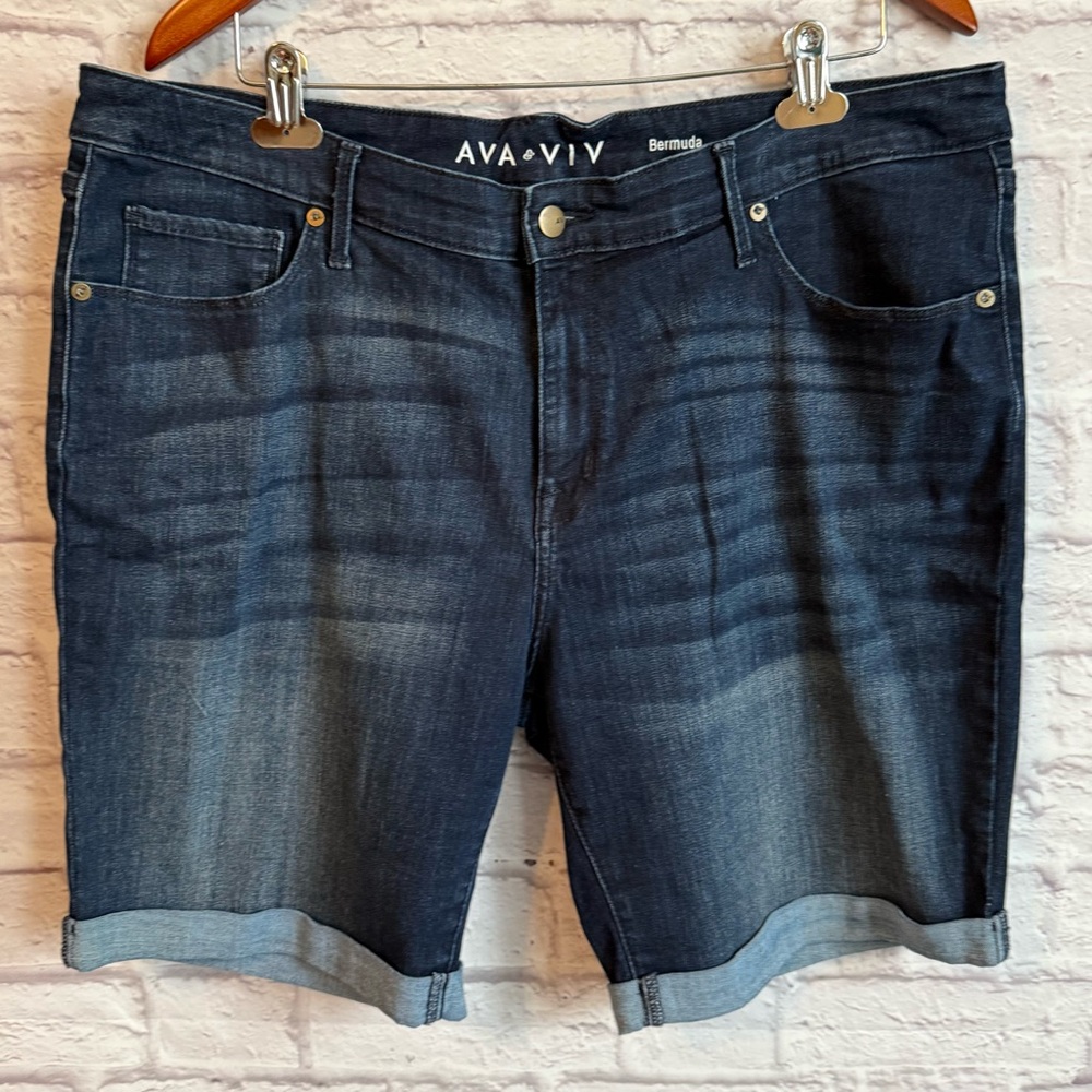 Ava & Viv Women's Blue Denim Bermuda Shorts 22W